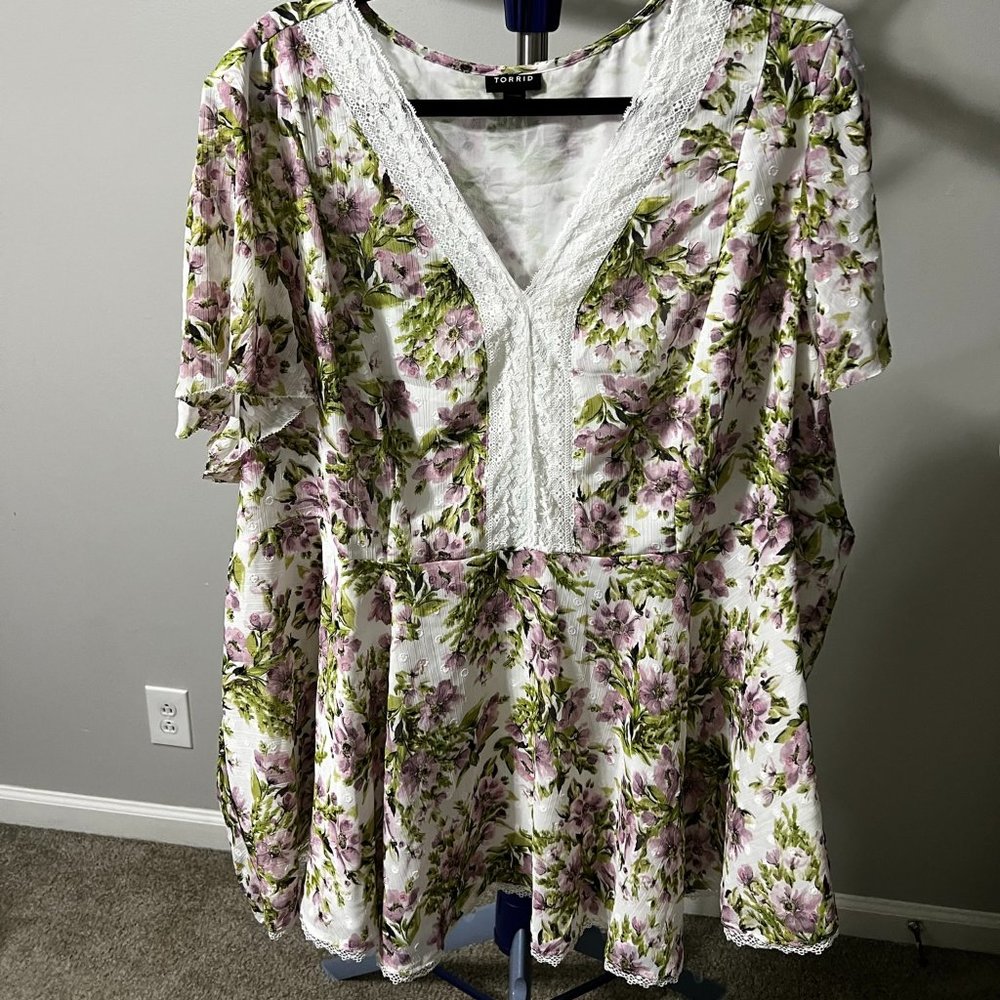 Torrid White Floral Lace Baby Doll Sleeved Top Women’s size 4x